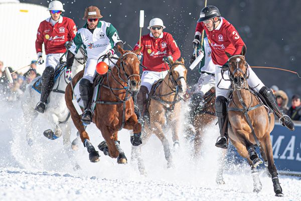 Sul lago ghiacciato di St. Mortiz, non solo auto d'epoca. Inizia il conto alla rovescia per il 40° anniversario della Snow Polo World Cup St. Moritz. 